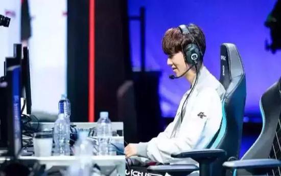 SAW 击败 aurora ，而 3DMAX 在 PGL Masters Bucharest 2025 中输给了 Astralis