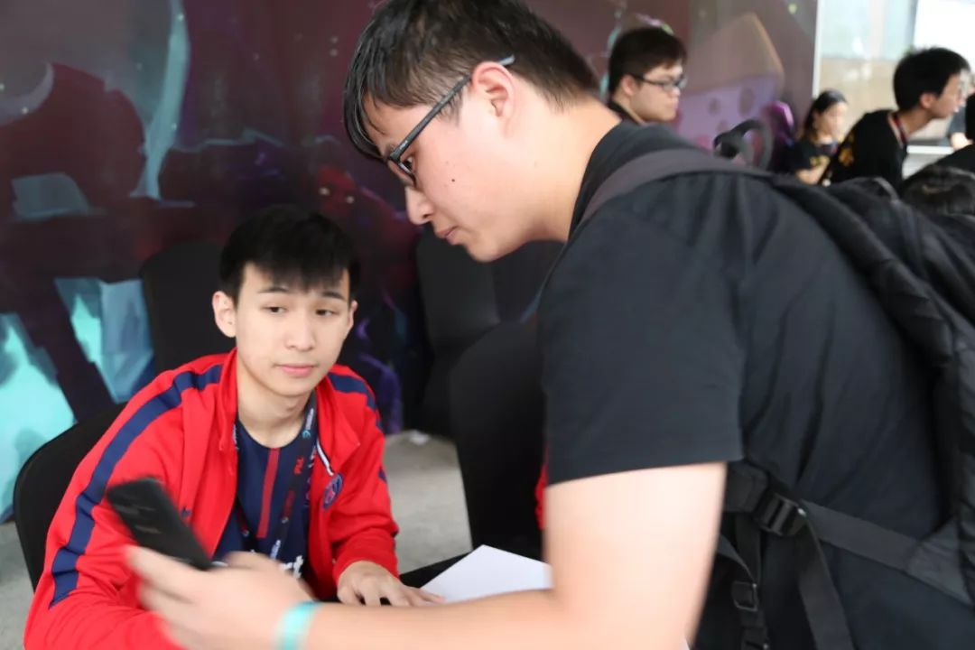 B1ad3 将缺席 NAVI 对 Astralis 的比赛；比赛在 BLAST Bounty Fall 2025：封闭预选赛