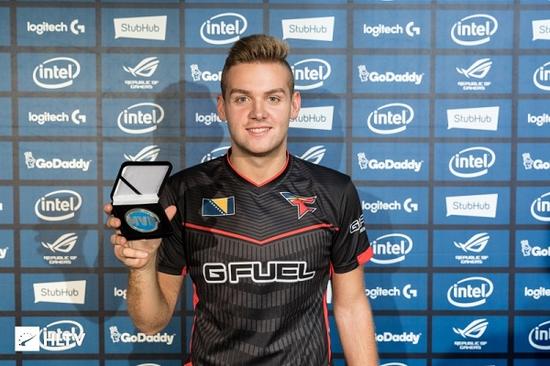 JDG赛后群访 左手最想在S赛交手Faker Kanavi预测决赛再战BLG